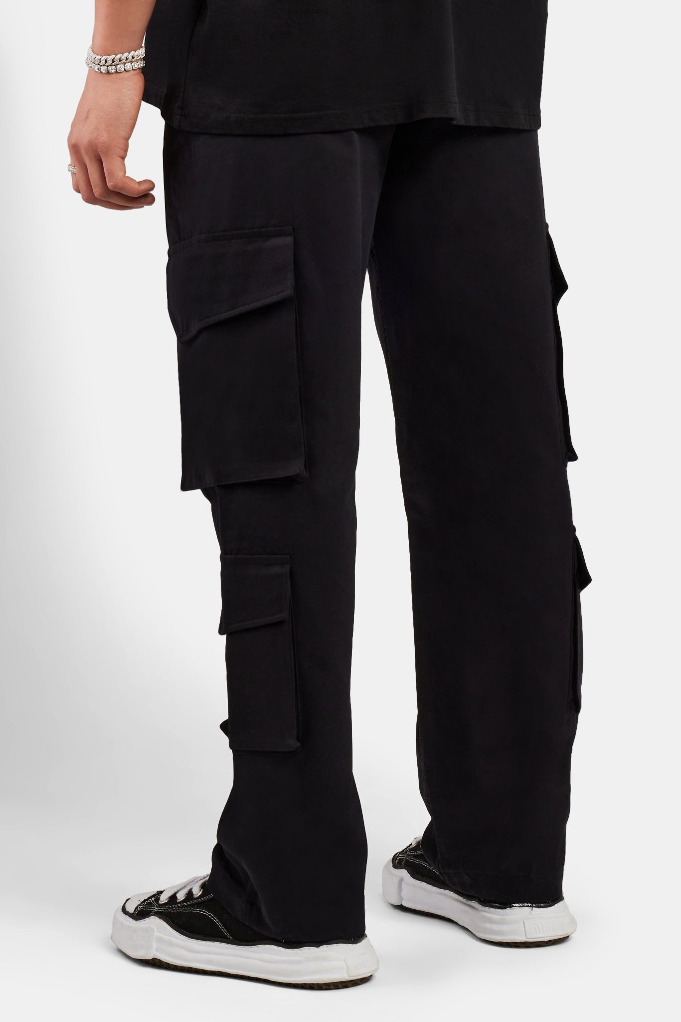 Relaxed Multi Pocket Cargo Trouser - Black